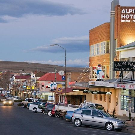 The Alpine Hotel Cooma Bagian luar foto